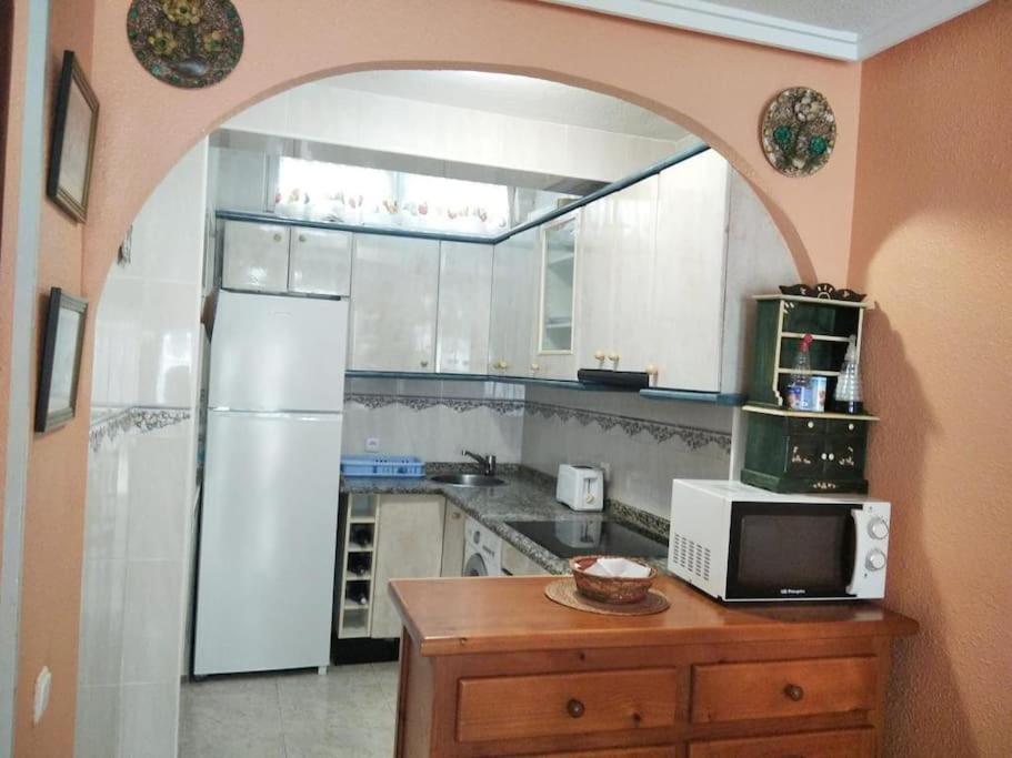 Apto Con Terraza Y 2 Dormitorios. 600 Megas Wifi. Santa Pola Kültér fotó